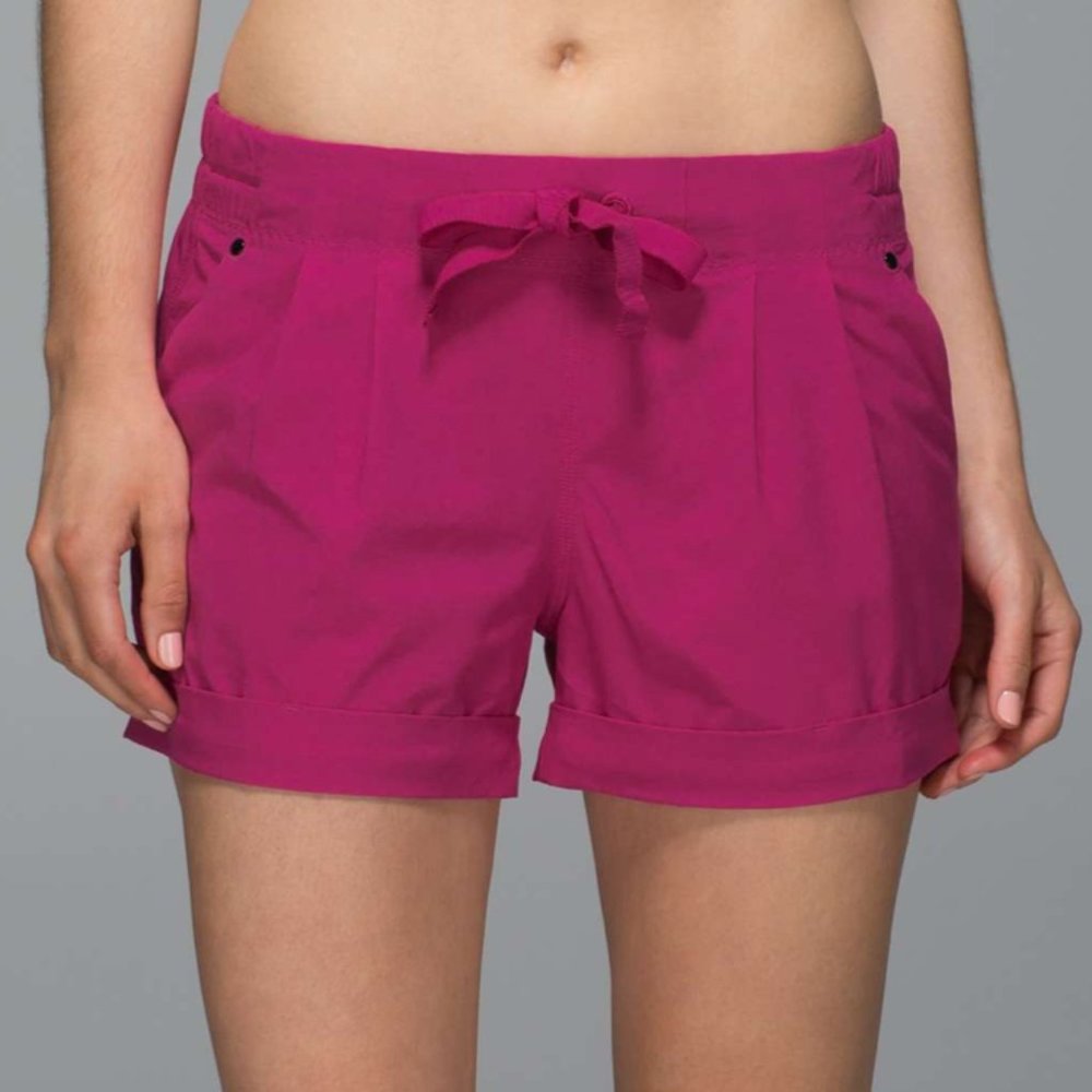 Women's Lululemon Spring Break Away Short, Jewelled Magenta, Size 4